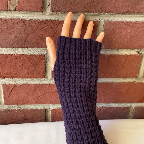 NEW Club Monaco Fay Fingerless Purple Violet Wool Blend Gloves O/S NWT - Picture 11 of 11